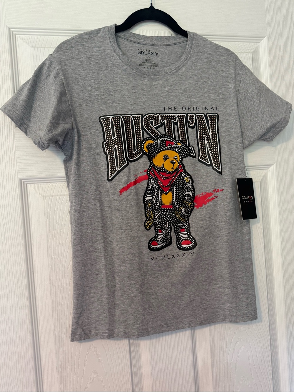 Galaxy By Harvic Gray Bear Graphic 'Hustlin' Short Sleeve Tee